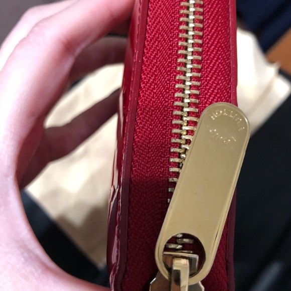 Authentic Louis Vuitton Zippy Wallet - Picture 6 of 8